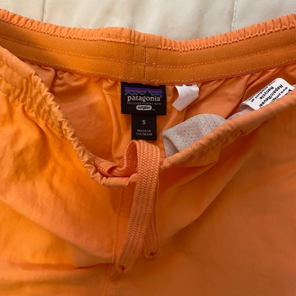 Orange Patagonia Baggies NWOT - Picture 3 of 5